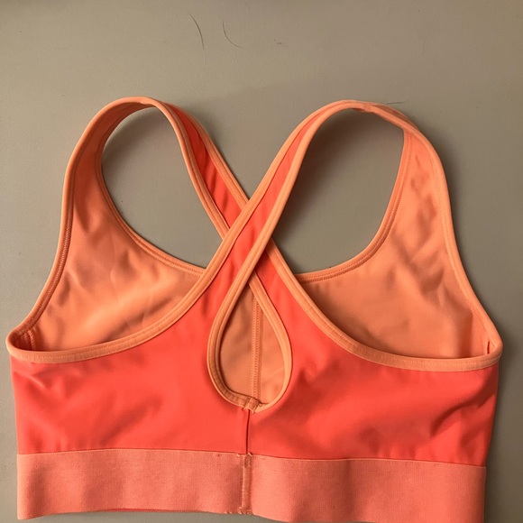 UA XS sports bra - Picture 2 of 2